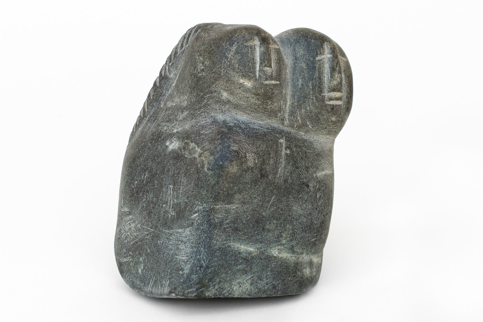Elizabeth Nutaraluk Aulatjut - untitled (couple)